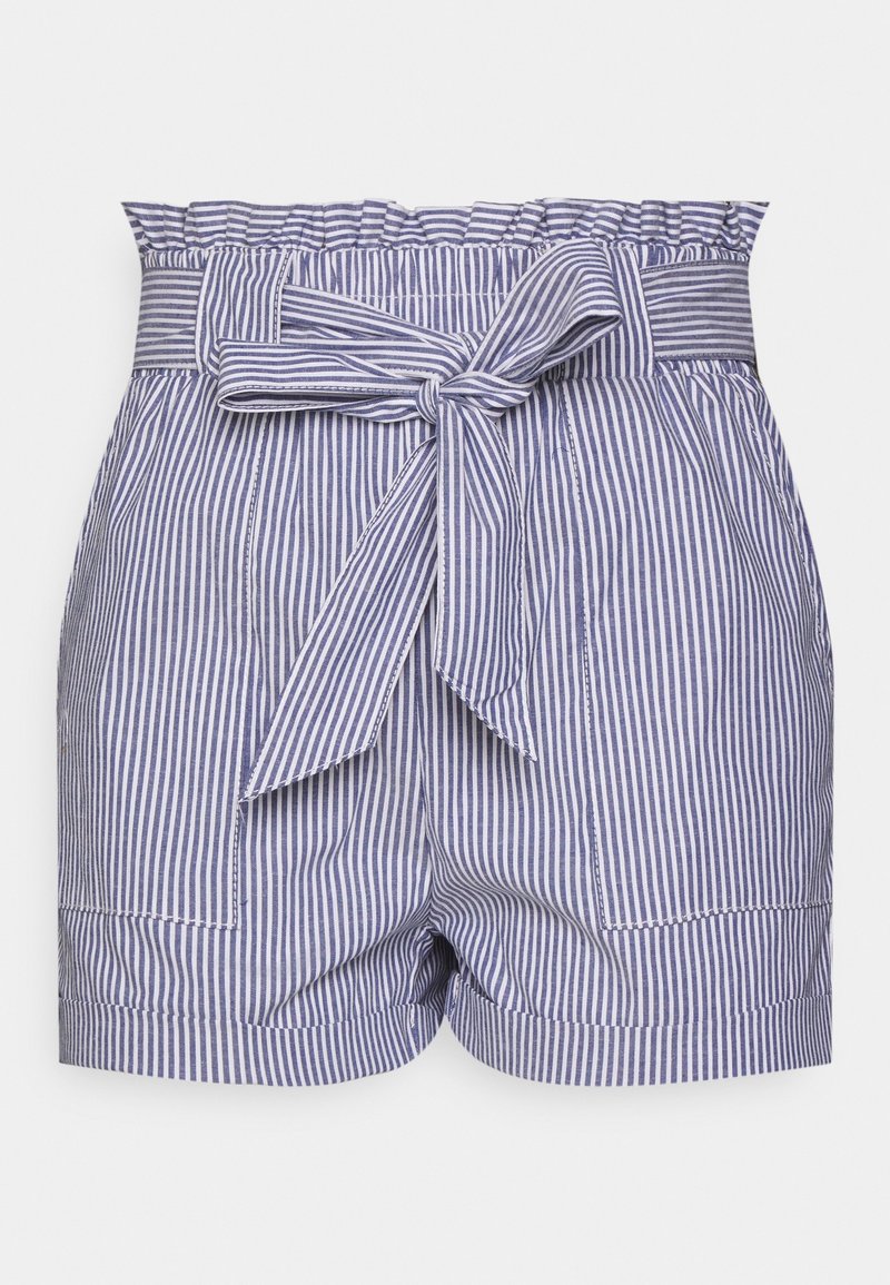 Short taille haute à rayures verticales bleu et blanc avec ceinture en tissu nouée en nœud et détail de taille froncée.