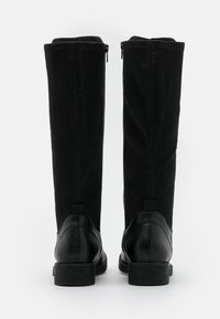 Jana Botas - black