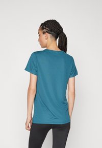 Puma PERFORMANCE TEE - T-skjorte til trening - cold green