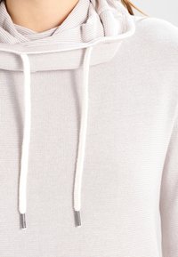 QS Trui - mottled beige