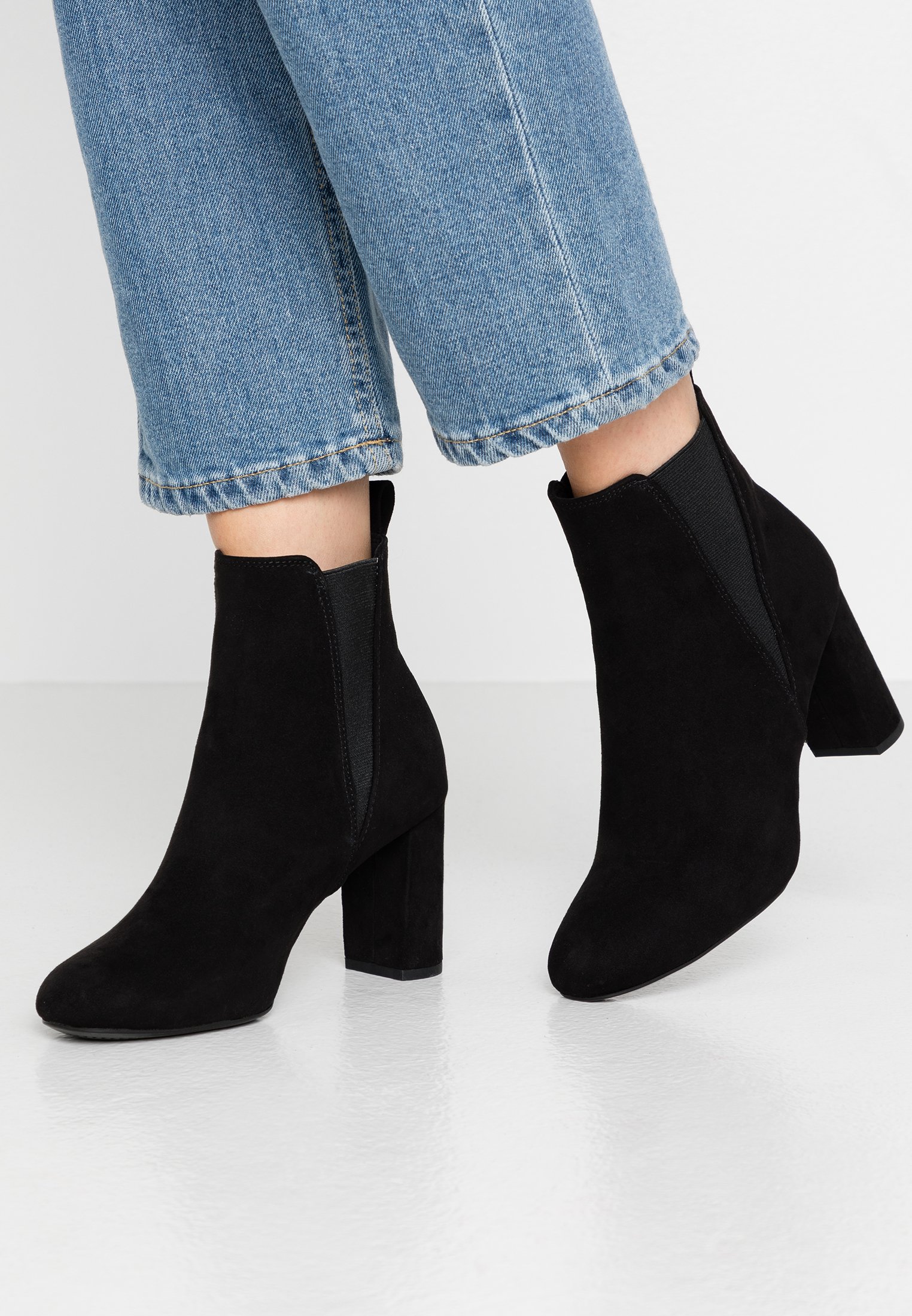 blundstone rustic black