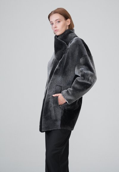 VSP TANYA - Zimní kabát - black