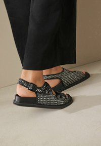 Next FOREVER COMFORT RAFFIA - REGULAR FIT - Sandalai - black white