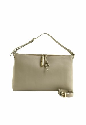 Sac à main en cuir beige avec fermeture éclair dorée, bandoulière réglable attachée et une sangle détachable enroulée à côté.