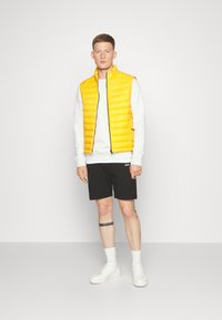 BOSS Colete - open yellow