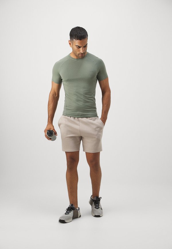 STRIDE MUSCLE FIT MEN - Sports T-shirt4