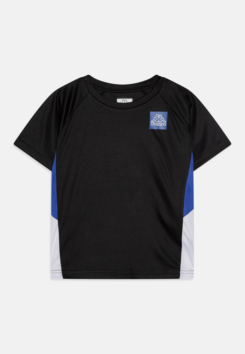 Μαύρη αθλητική μπλούζα με μπλε και λευκές πλάγιες ρίγες, στρογγυλή λαιμόκοψη, κοντά μανίκια και λογότυπο Kappa στο άνω αριστερό μέρος.