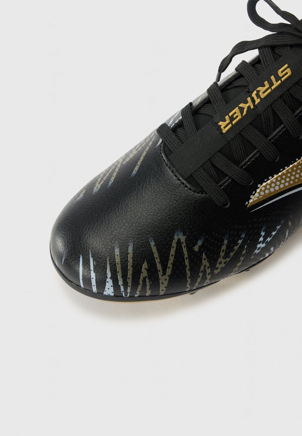 STRIKER - Moulded stud football boots4