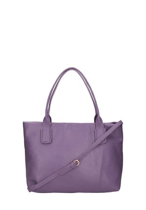 Sac fourre-tout en cuir violet avec deux courtes poignées et une bandoulière amovible. Surface texturée avec une finition lisse et un matériel minimal.