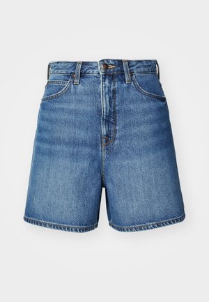 Jeansshorts i ljusblått med klassisk skärning, med framfickor, dragkedjegylf och sömnadsdetaljer vid fållen.
