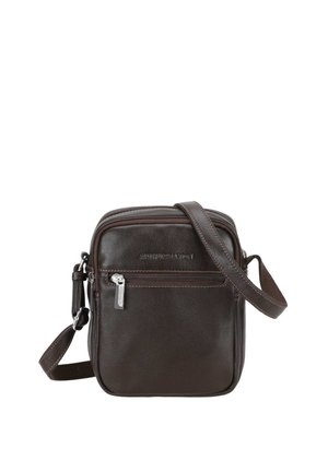 Sac bandoulière en cuir marron foncé avec poche avant zippée, sangle réglable et tirette de fermeture éclair en argent.