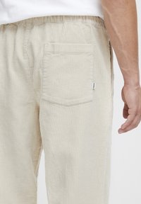 Solid SDGUTTI STRAIGHT FIT - Broek - oatmeal
