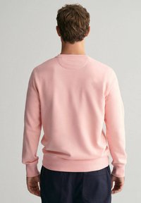 GANT SHIELD C NECK - Sweatshirt - rose
