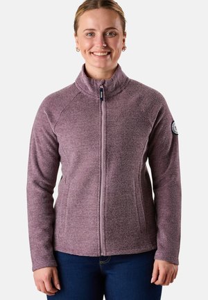 Fleece-Jacke in einer strukturierten Lavendelfarbe, mit durchgehendem Reißverschluss, hohem Kragen und Logo-Patch am linken Ärmel. Geeignet für die Freizeit.