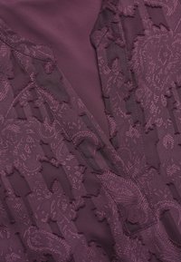 Unausgewählt, plum