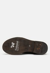 Thumbnail Image 6