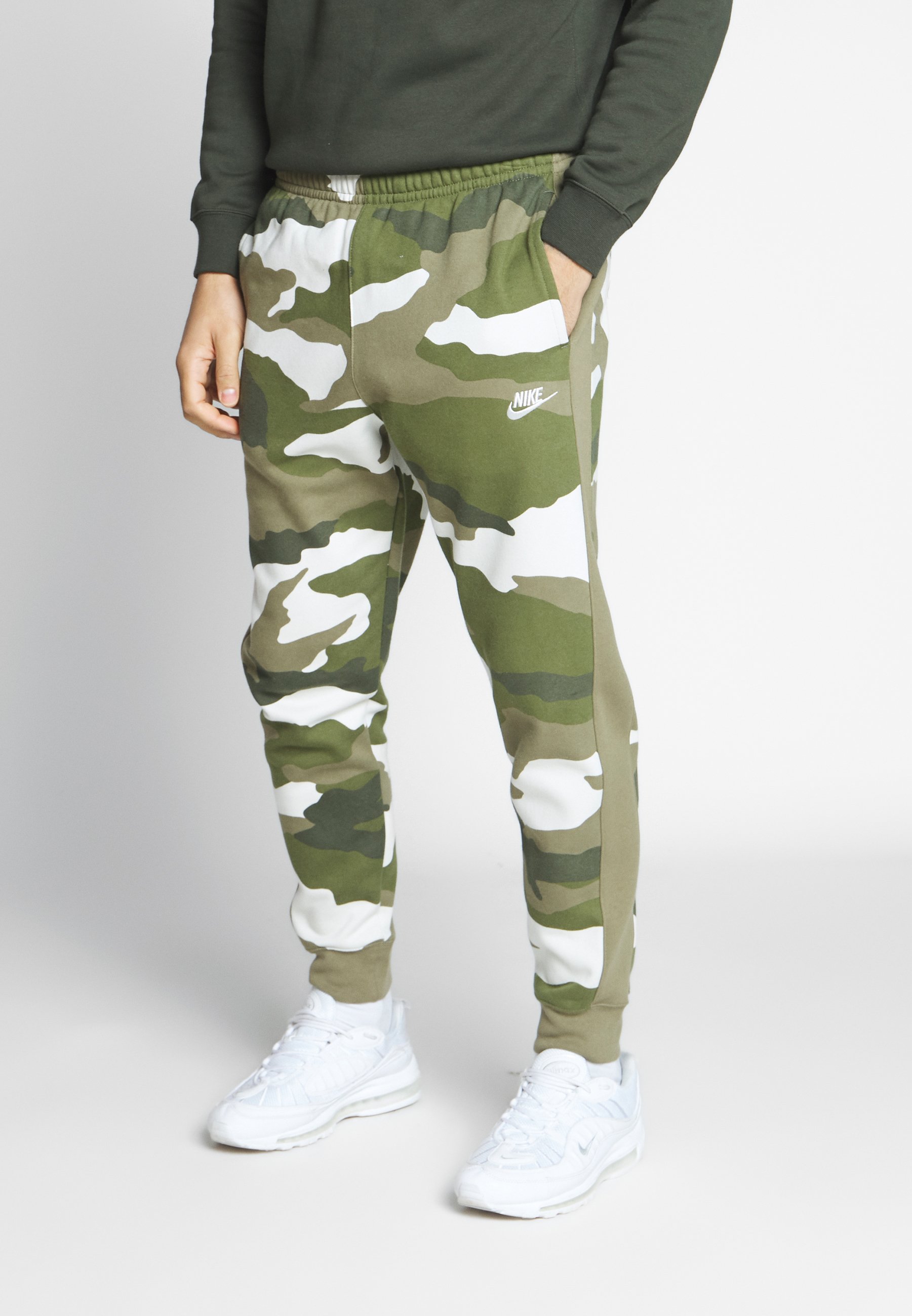 CLUB CAMO Joggebukse medium olivesummit white CLUB CAMO Joggebukse medium olivesummit white