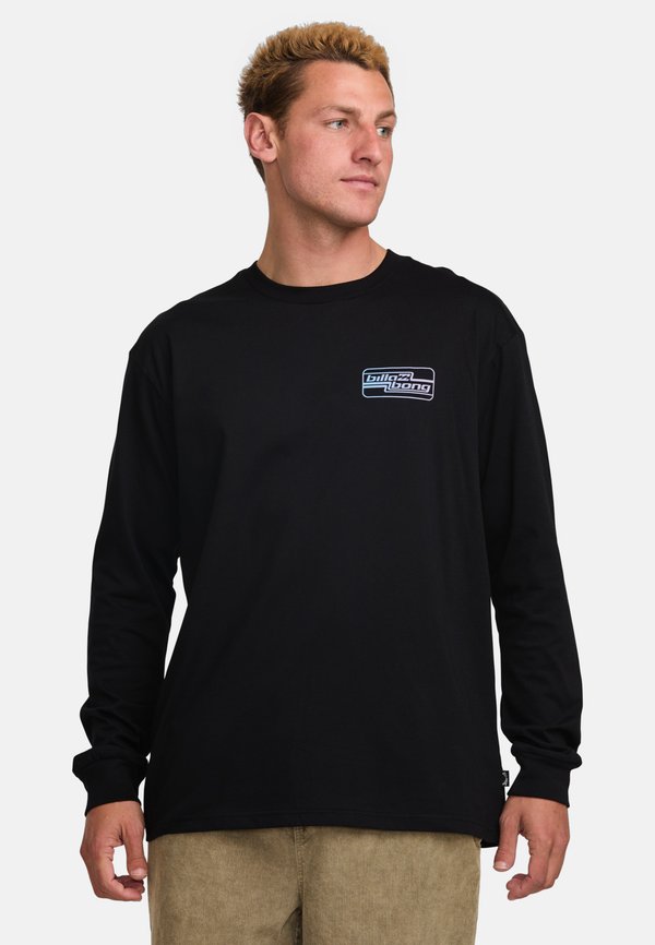 WALLED - Long sleeved top3