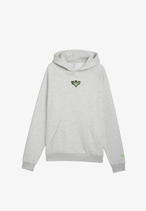 Siva dukserica s kapuljačom od mekanog tkanja s kangaroo džepom, s usvojenim zelenim vezanim logotipom na prsima i suptilnim zelenim detaljem na rukavu.