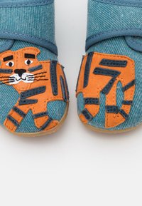Living Kitzbühel KLETTMODELL TIGER - Παντόφλες - capri