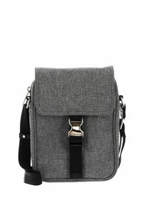 Borsa a tracolla in tessuto grigio con chiusura a pattina, hardware in metallo argentato e tracolla nera. Presenta una superficie testurizzata e angoli rinforzati.