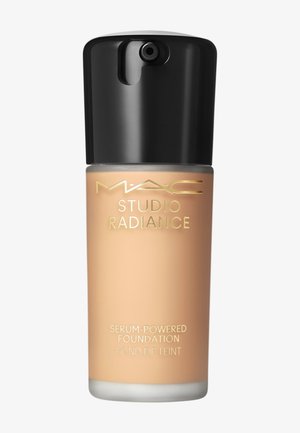 MAC STUDIO RADIANCE SERUM-POWERED FOUNDATION - Foundation - nc35