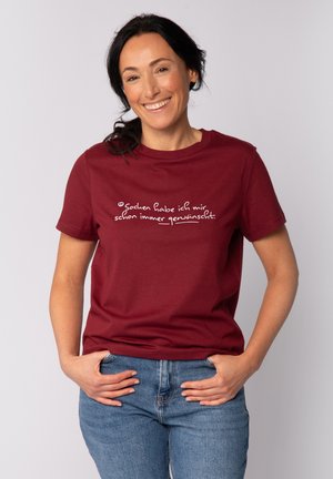 SOCKEN HABE ICH MIR SCHON IMMER GEWÜNSCHT - T-shirt print - burgundy