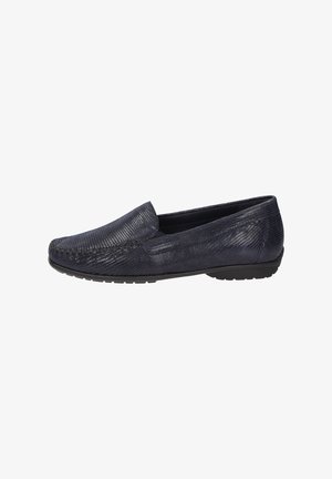 Mocassins bleu marine avec une finition texturée, une partie avant lisse et un subtil détail de couture. Équipés d'une semelle en caoutchouc noir flexible pour plus de confort.