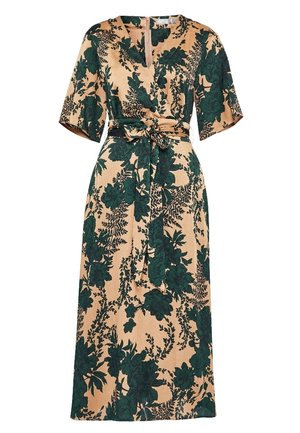 Beiges Wickelkleid mit dunkelgrünem Blumenmuster, kurzen Ärmeln, V-Ausschnitt und einem passenden Stoffgürtel, der in der Taille gebunden ist.