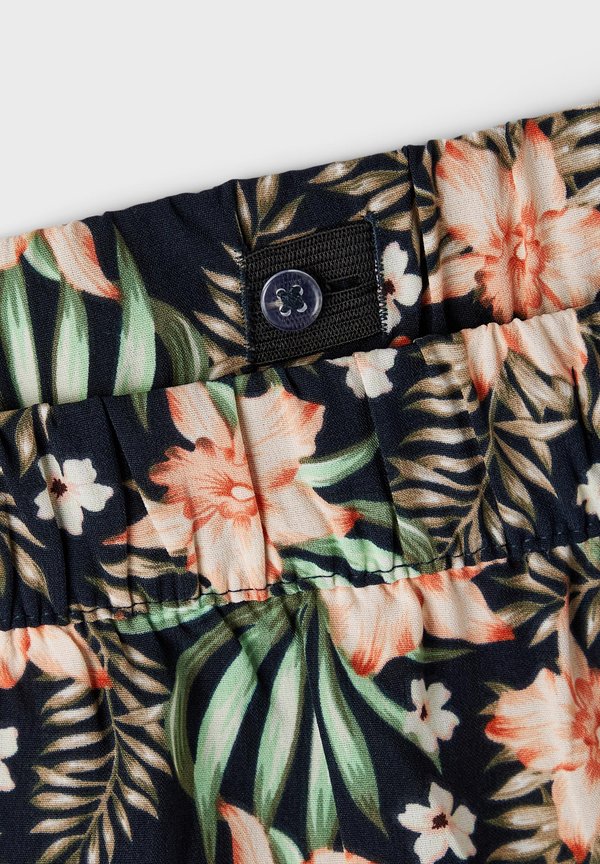 NMFVINAYA - Shorts - dark sapphire3