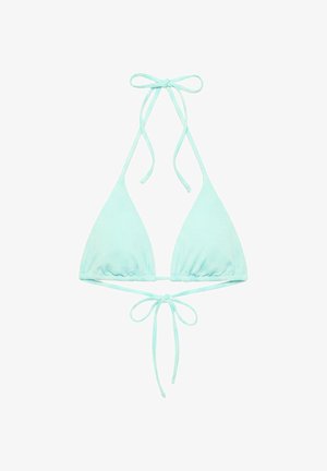 Haut de bikini triangle bleu clair avec fines bretelles nouées en nœuds au niveau du cou et du dos sur fond blanc.
