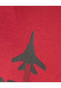 TOP GUN Printtipaita - red