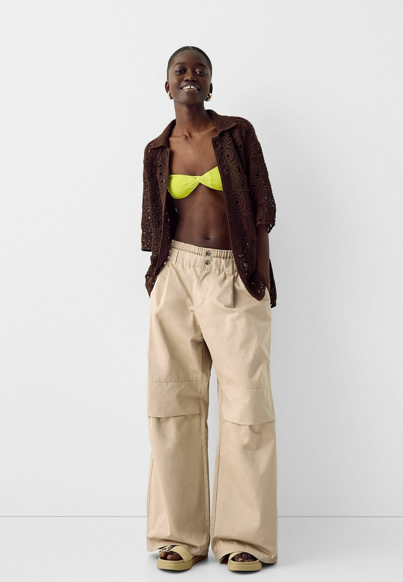 Bershka Broek camel Bershka Broek camel