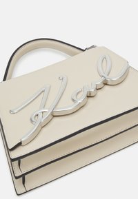KARL LAGERFELD SIGNATURE - Borsa a mano - cream
