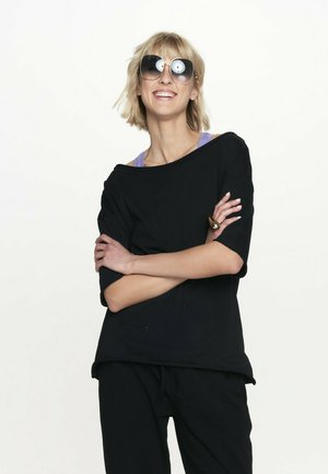 MEGAN - T-shirt basic