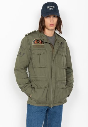 Schott DE COMBAT BADGÉE - Chaqueta fina - kaki