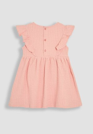 Roosa puuvillane kleit ribast tekstuuri, volangkäiste ja nööbiga sulgemisega taga. Laineline seeliku disain.