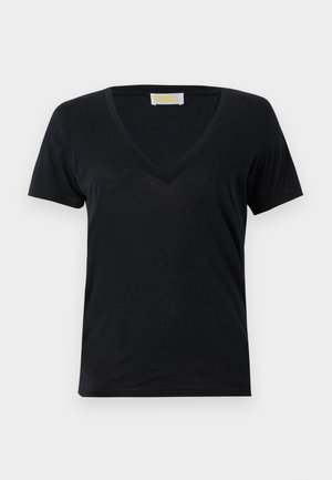 T-shirt nera a scollo a V realizzata in tessuto morbido e leggero. Maniche corte e un design semplice senza motivi o dettagli.