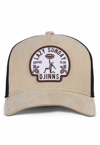 Gorra de béisbol de ante beige con parte trasera de malla negra. Presenta un parche bordado circular que muestra "LAZY SUNDAY COFFEE CLUB DJINNS."