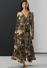 Next LONG SLEEVE TIE WAIST  - Rochie maxi - brown tile print