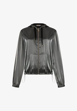 Veste zippée gris métallique avec capuche, dotée de cordons noirs, deux poches avant et des poignets élastiques. Texture lisse et design léger.