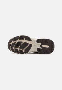 MICHAEL Michael Kors LEO TRAINER - Tenisky - chocolate