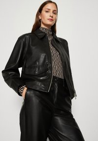 Marc O'Polo TURN DOWN COLLAR ZIPPER, FLAP POCKETS LINED - Usnjena jakna - black