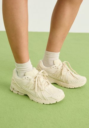 1906 - Trainers - beige