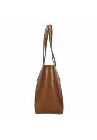 Borsa a tracolla in pelle marrone con forma triangolare, due lunghe cinghie, superficie liscia e senza hardware o decorazioni visibili.