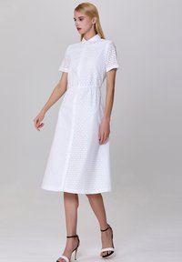 Smart and Joy Robe chemise - blanc