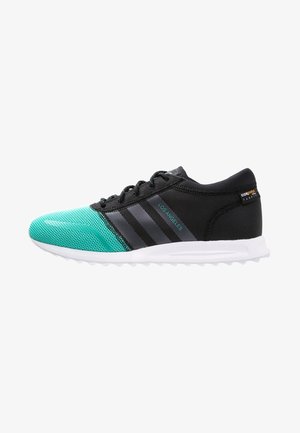 adidas Originals, Sneakersy niskie