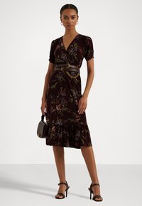 Lauren Ralph Lauren FLORAL JERSEY SURPLICE PUFF SLEEVE DRESS - Jerseyklänning - burgundy multi