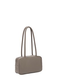 Taupe prostokątna torba na ramię z podwójnymi uchwytami u góry i zamknięciem na zamek, prezentowana na białym tle.