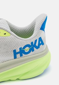 HOKA CLIFTON 9 - Scarpe da corsa su strada - stardust/electric blue